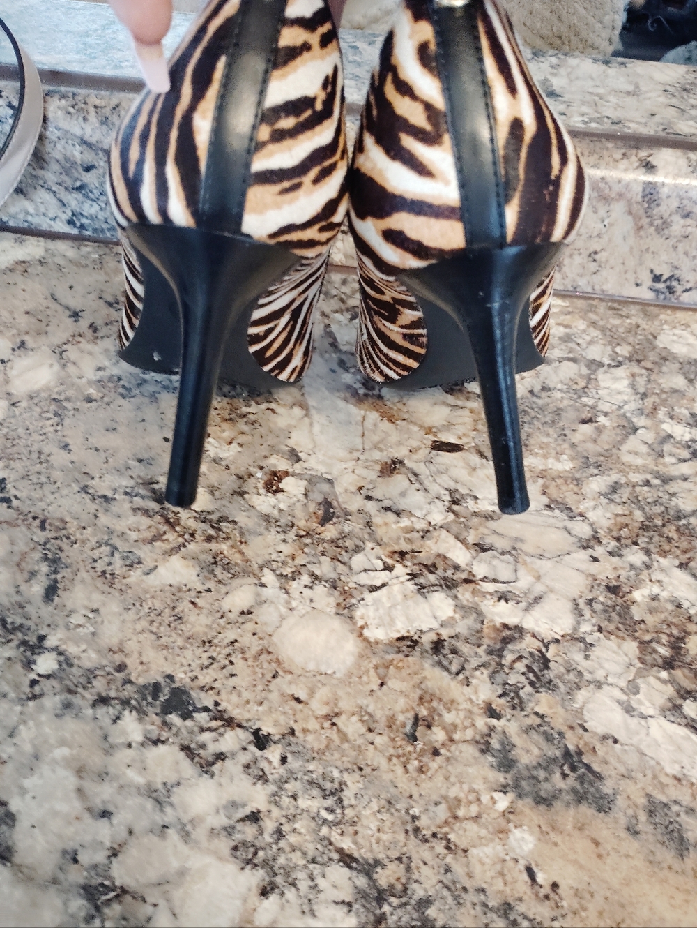 Michael Kors Zebra-Print Pointed Stiletto Heels in Black and Brown 8 Calf Hair - Picture 5 of 13